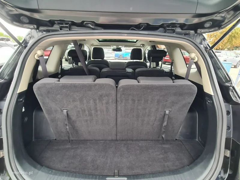 Kia Carens 32