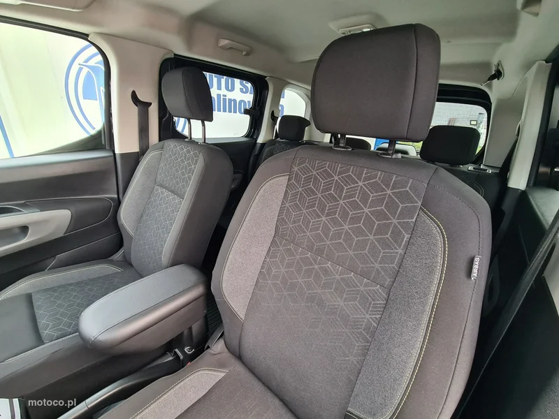 Peugeot Rifter 23