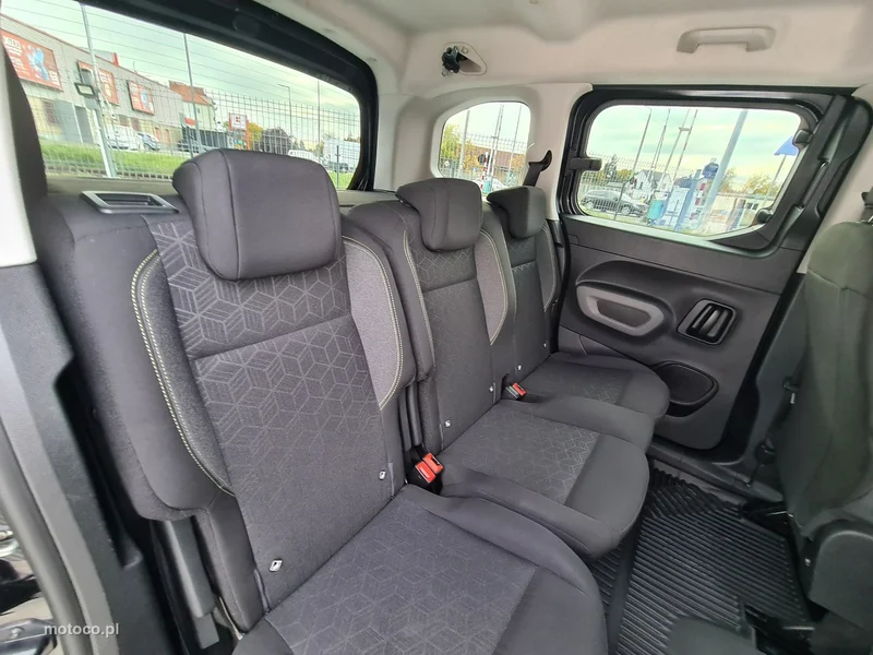 Peugeot Rifter 27