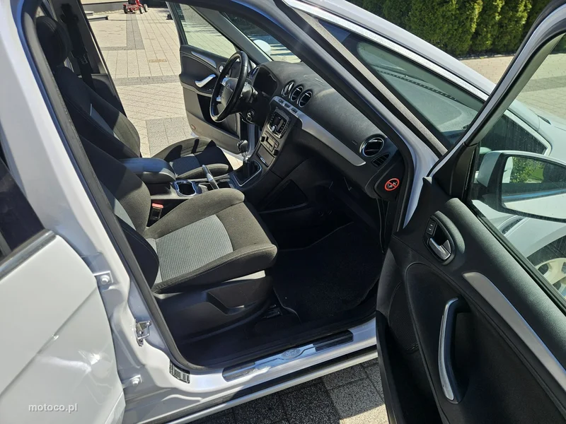 Ford S-Max I 11