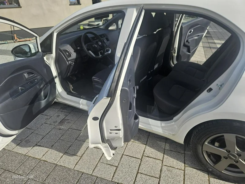 Kia Rio 10
