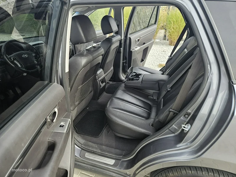 Hyundai SANTA FE 12