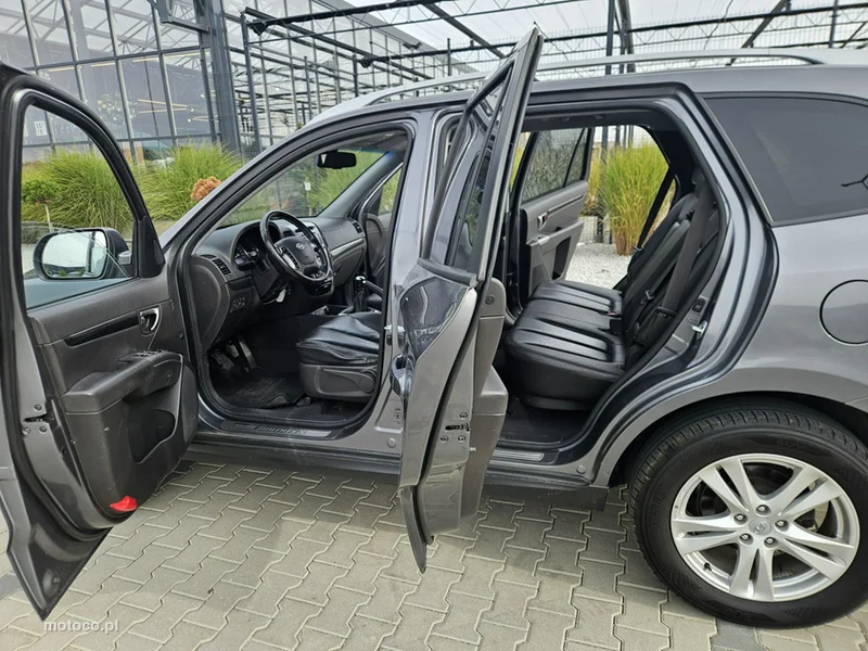 Hyundai SANTA FE 13