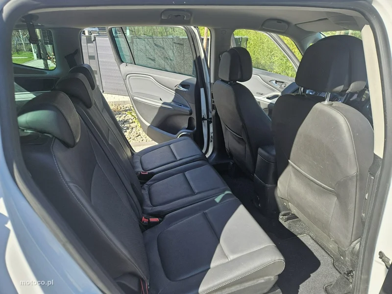 Opel Zafira C Tourer 11