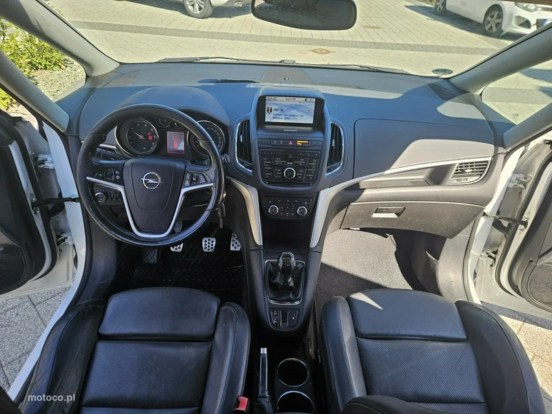 Opel Zafira C Tourer 14