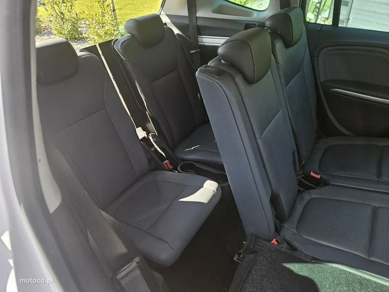 Opel Zafira C Tourer 19