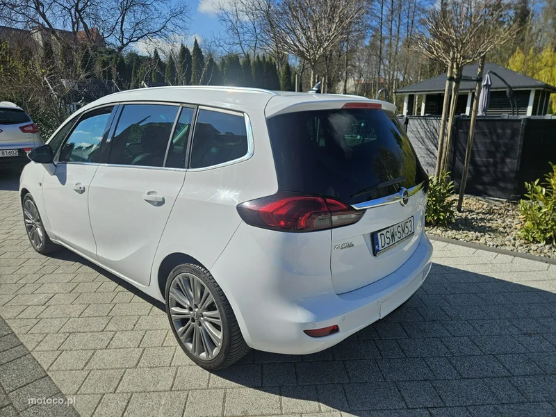 Opel Zafira C Tourer 4