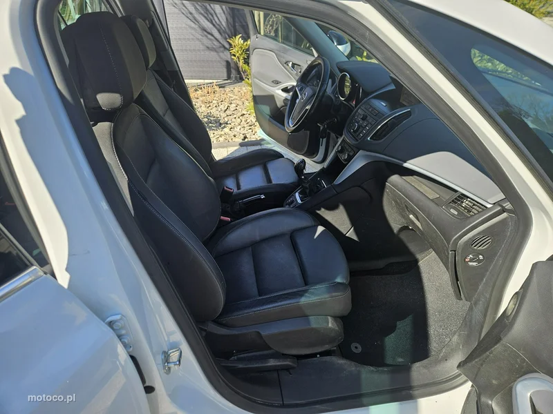 Opel Zafira C Tourer 10