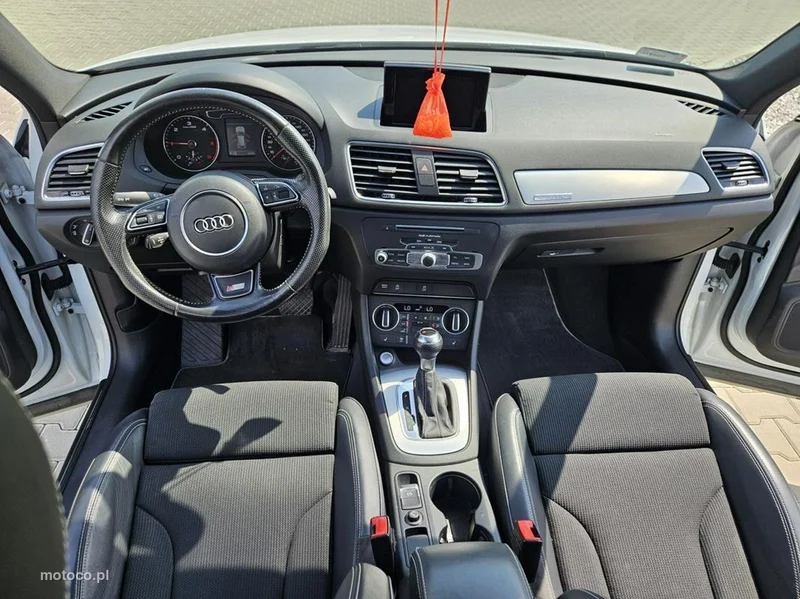 Audi Q3 8U 6