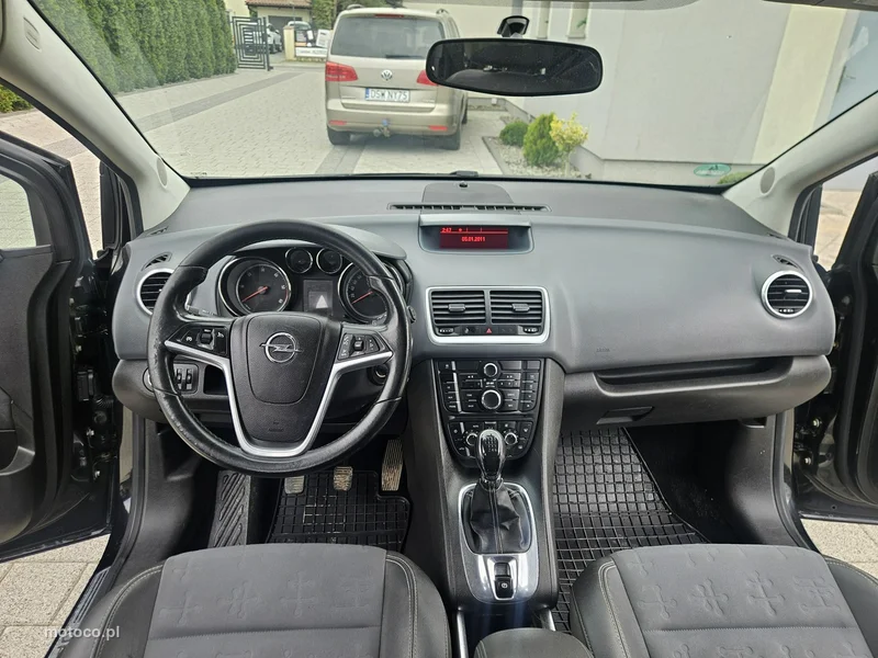 Opel Meriva B 8