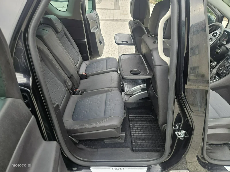 Opel Meriva B 10