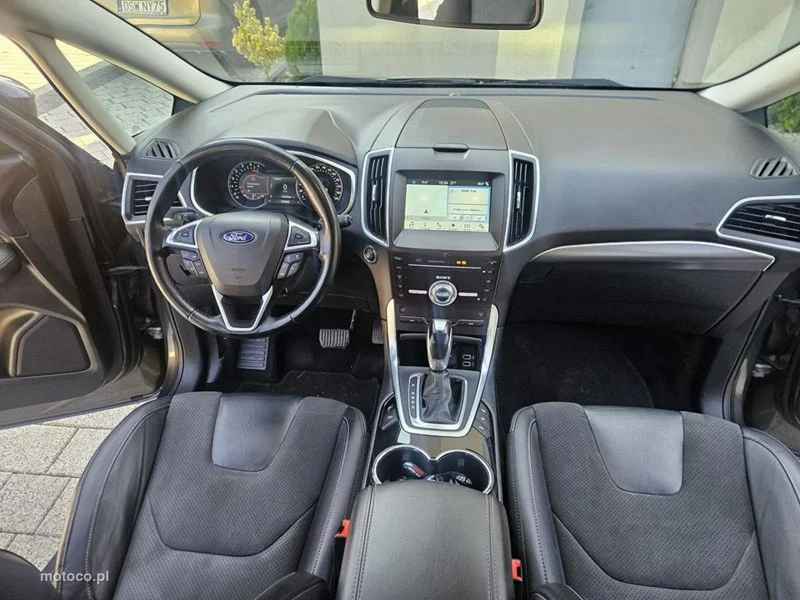 Ford S-Max II 12