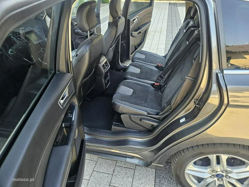 Ford S-Max II 15