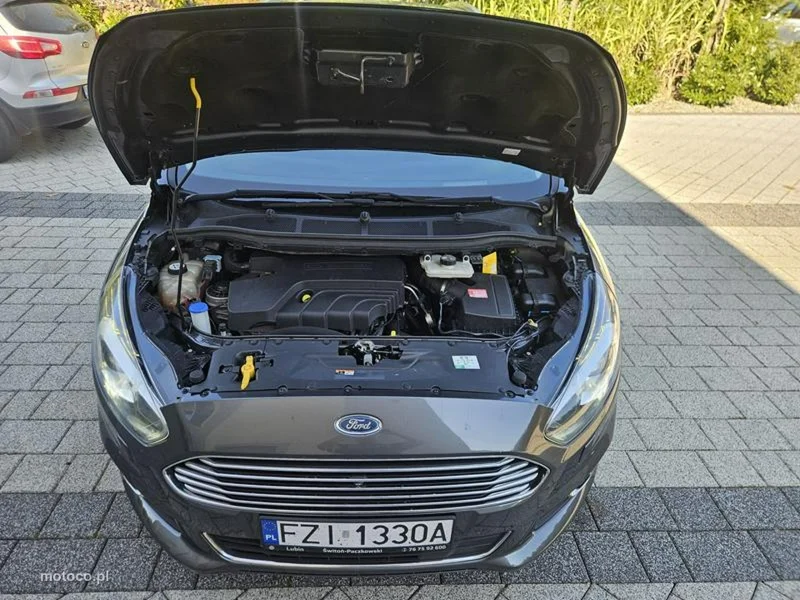 Ford S-Max II 16