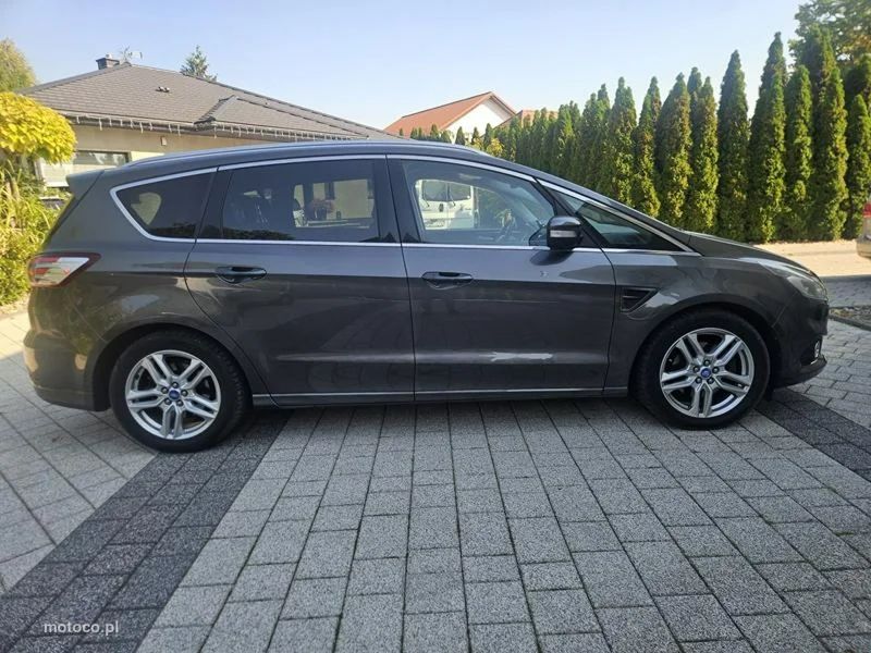 Ford S-Max II 4