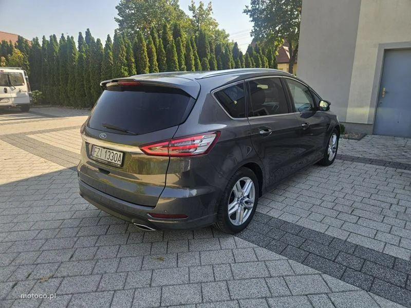 Ford S-Max II 5