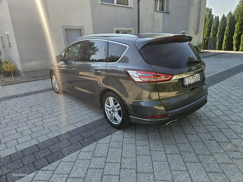 Ford S-Max II 7