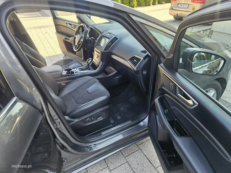 Ford S-Max II 10