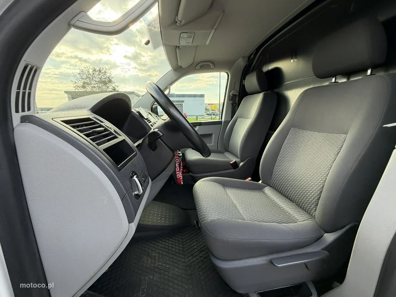 Volkswagen Transporter 12