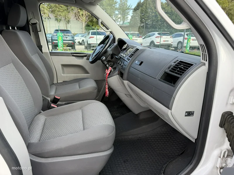 Volkswagen Transporter 22
