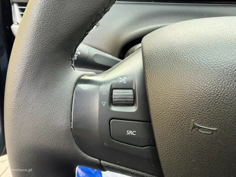 Peugeot 208 22