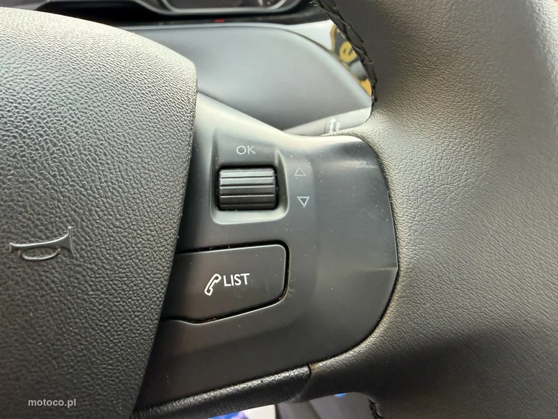 Peugeot 208 23