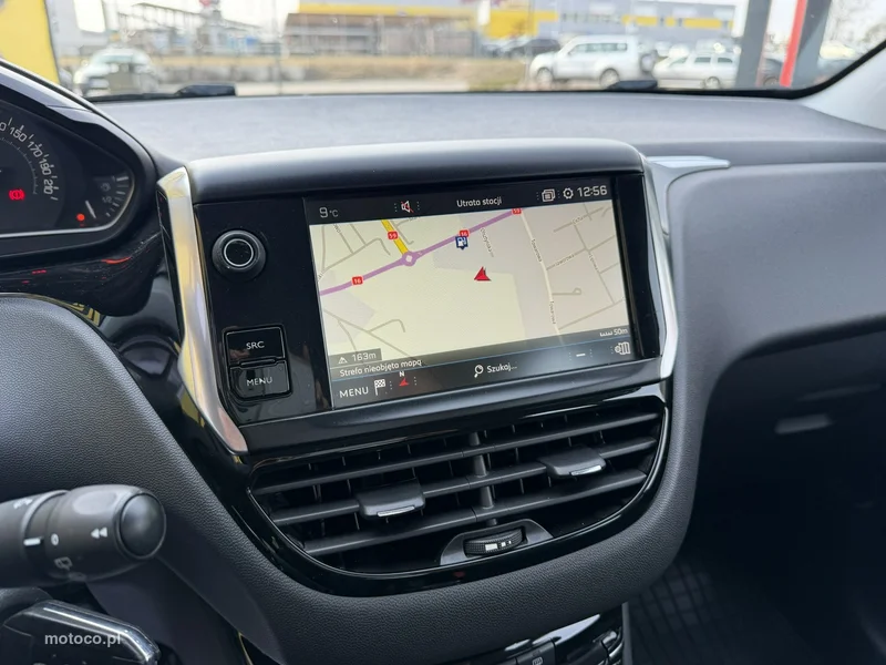 Peugeot 208 26