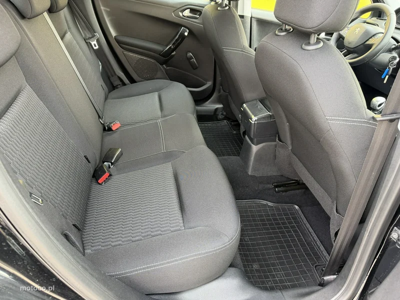 Peugeot 208 30