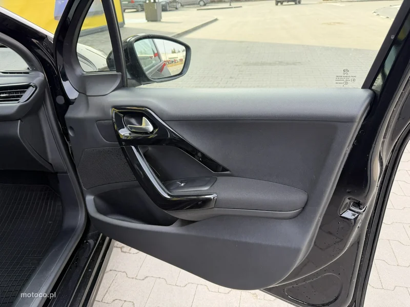 Peugeot 208 31