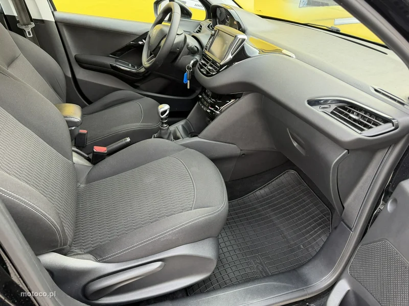 Peugeot 208 32
