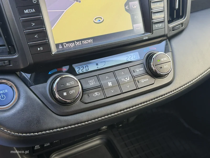 Toyota RAV 4 XA50 23