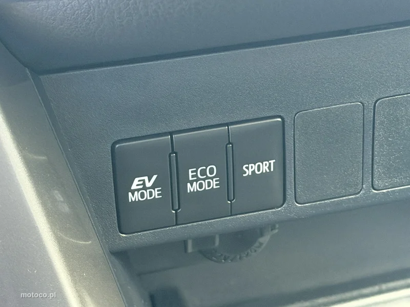 Toyota RAV 4 XA50 25