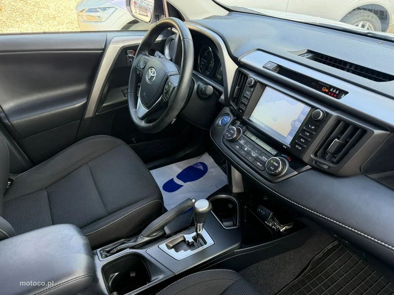 Toyota RAV 4 XA50 33