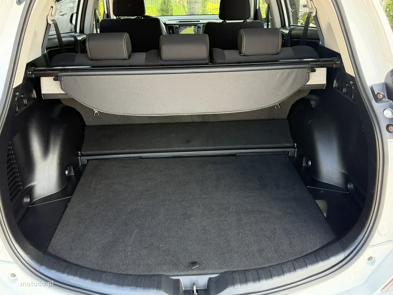 Toyota RAV 4 XA50 35