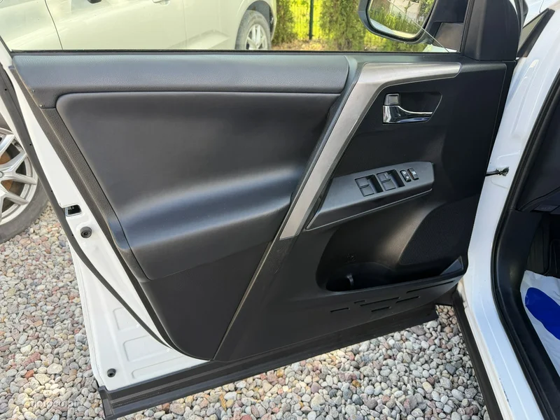 Toyota RAV 4 XA50 16