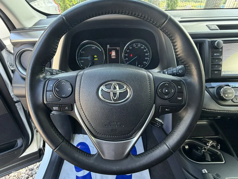 Toyota RAV 4 XA50 21