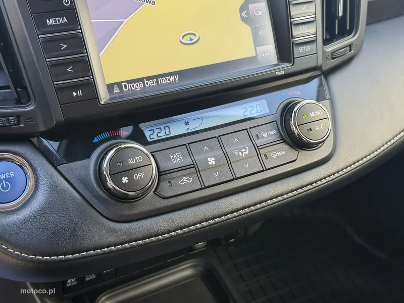 Toyota RAV 4 XA50 26