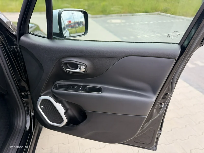Jeep Renegade 32