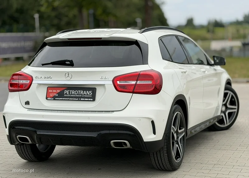 Mercedes-Benz GLA X156 GLA 220 11