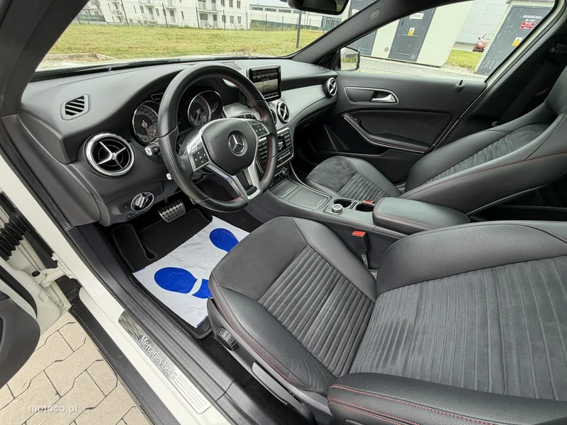 Mercedes-Benz GLA X156 GLA 220 19