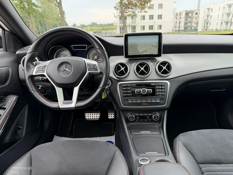 Mercedes-Benz GLA X156 GLA 220 21
