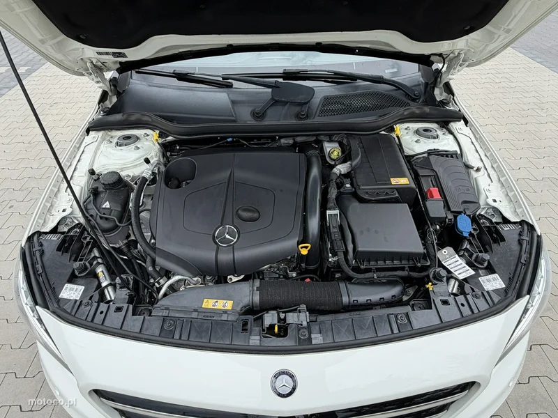 Mercedes-Benz GLA X156 GLA 220 5