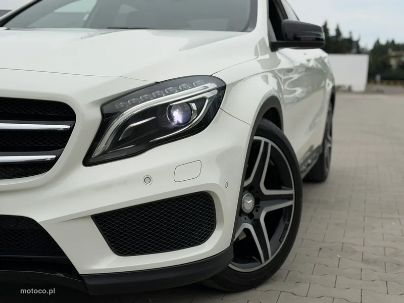 Mercedes-Benz GLA X156 GLA 220 6