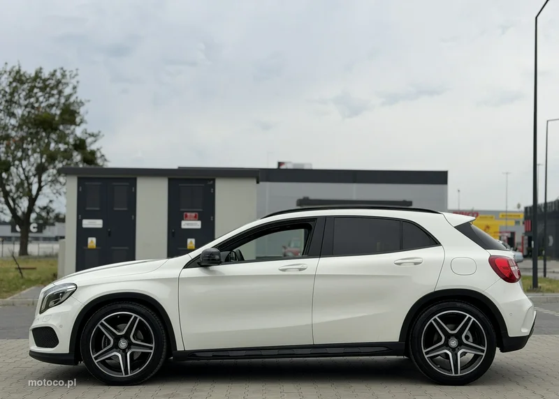 Mercedes-Benz GLA X156 GLA 220 7