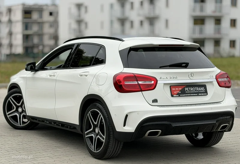 Mercedes-Benz GLA X156 GLA 220 8