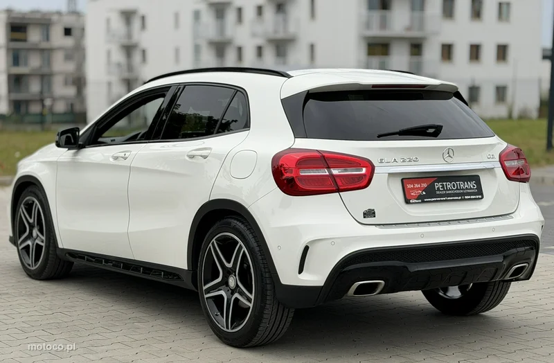 Mercedes-Benz GLA X156 GLA 220 9