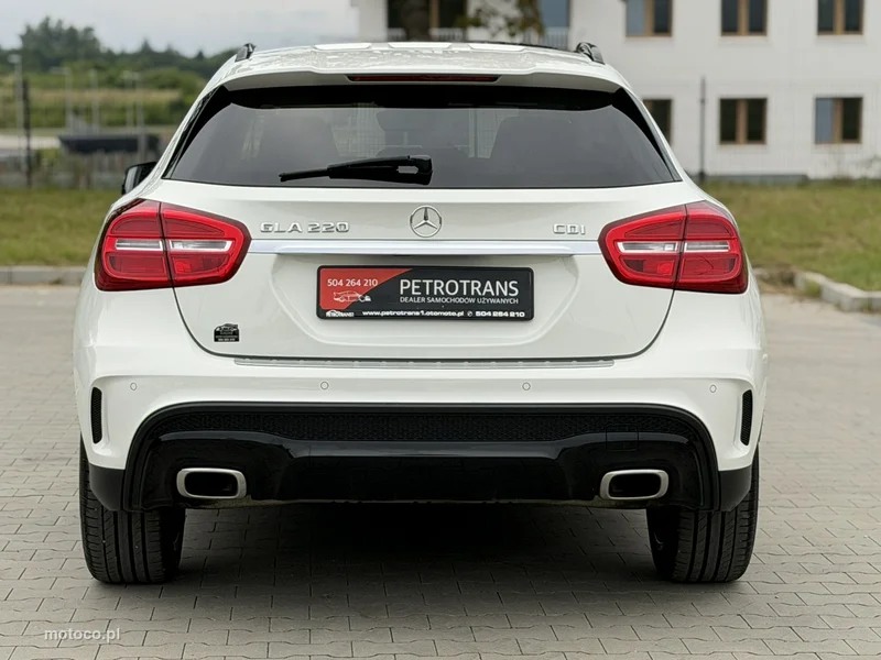 Mercedes-Benz GLA X156 GLA 220 10