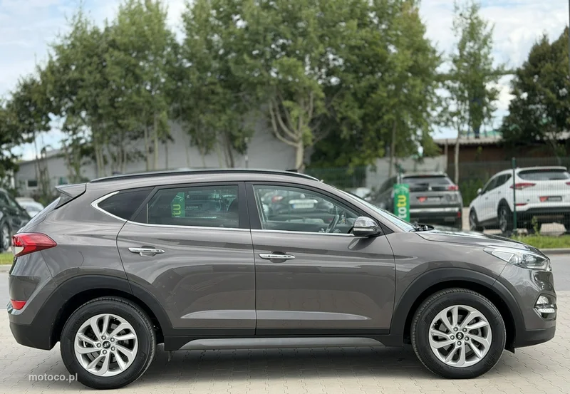 Hyundai TUCSON 12