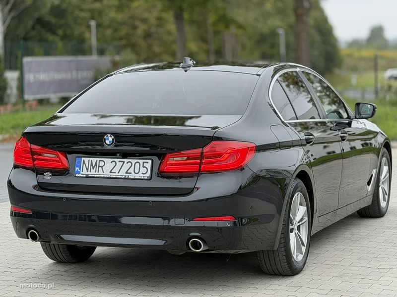 BMW Seria 5 G30 518 11