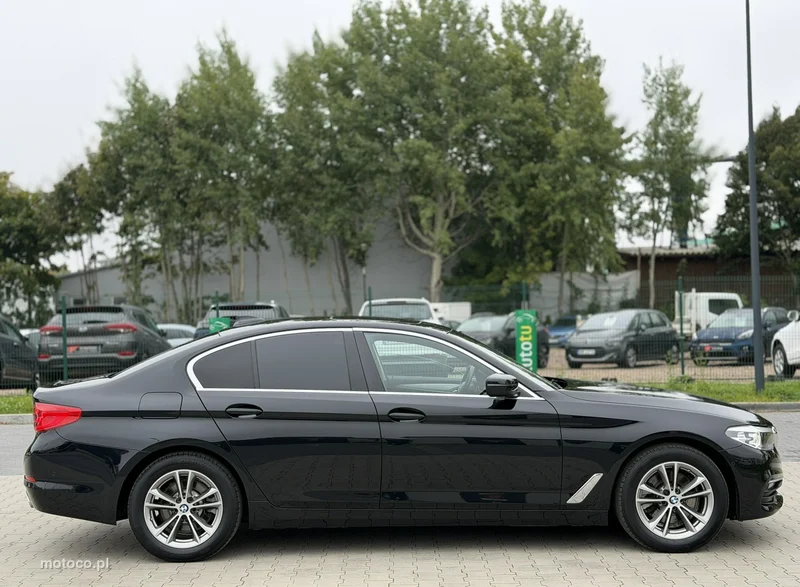 BMW Seria 5 G30 518 12